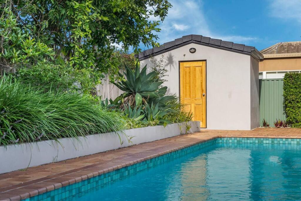 Designer's With Pool Holiday home Brisbane